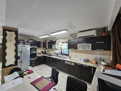 Vila 5 camere, 696 mp teren, Piscina - Aroneanu , Iasi - foto 7