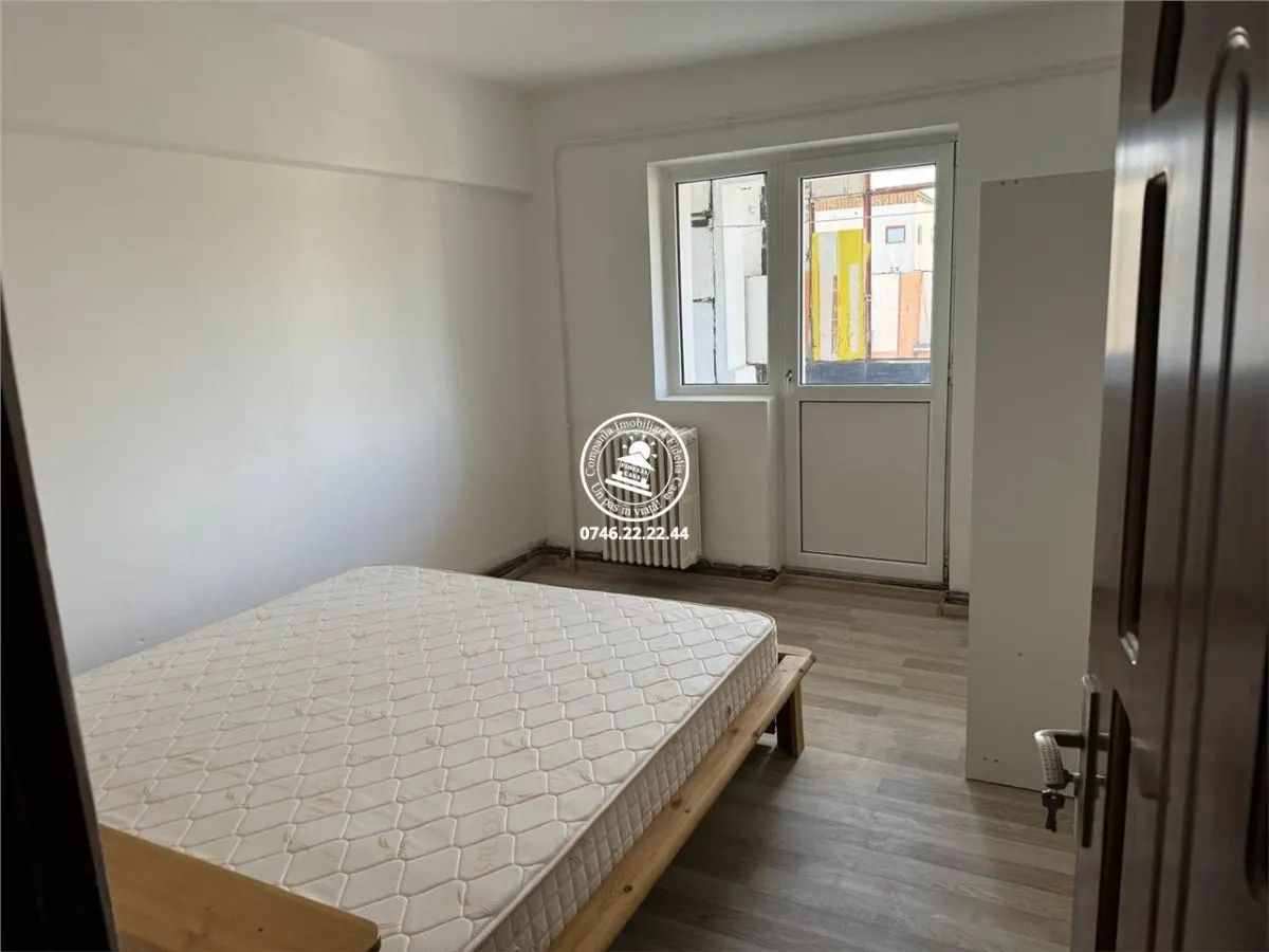 Apartament 3 camere  de vanzare  Gara, - foto 1