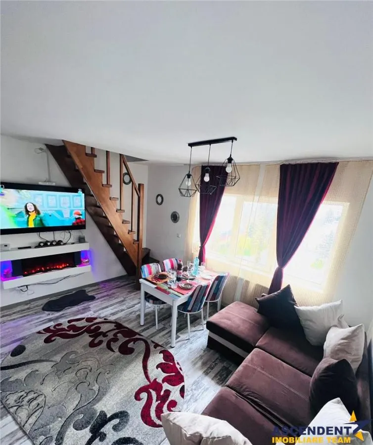 Pe doua nivele, amenajare particulara, Garii,Brasov - foto 1