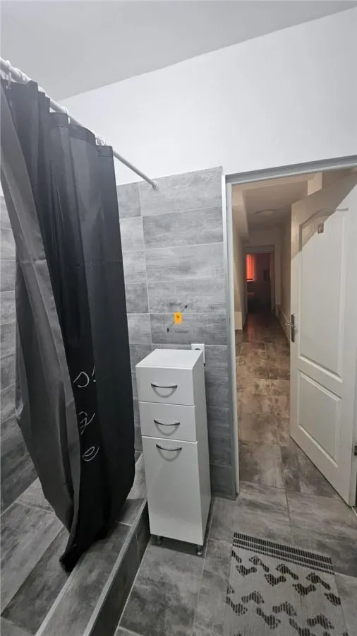 Inchiriere apartament  2 camere zona centrala - foto 8