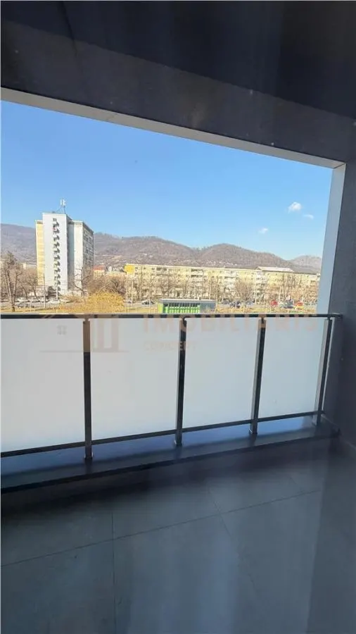 Apartament 3 camere, zona Spitalul Judetean, de inchiriat - foto 12