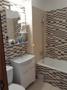 Vanzare apartament 2 camere zona Democtatiei - foto 6