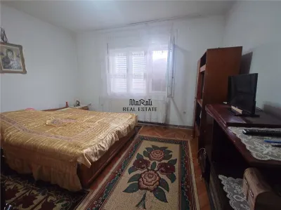 Casa cu teren, aproape de centrul balneo-termal Vata Bai - Vata de Jos