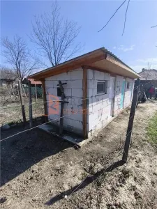 Casa tip parter zona Pietroasele-Saranga - foto 13