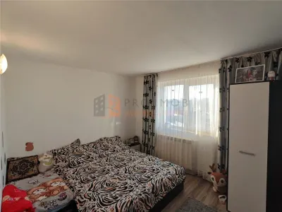 Apartament 2 camere cf 1 semidecomandat zona Micro 5 - foto 2