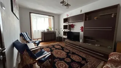 Apartament 3 camere decomandat zona Harmanului - foto 2