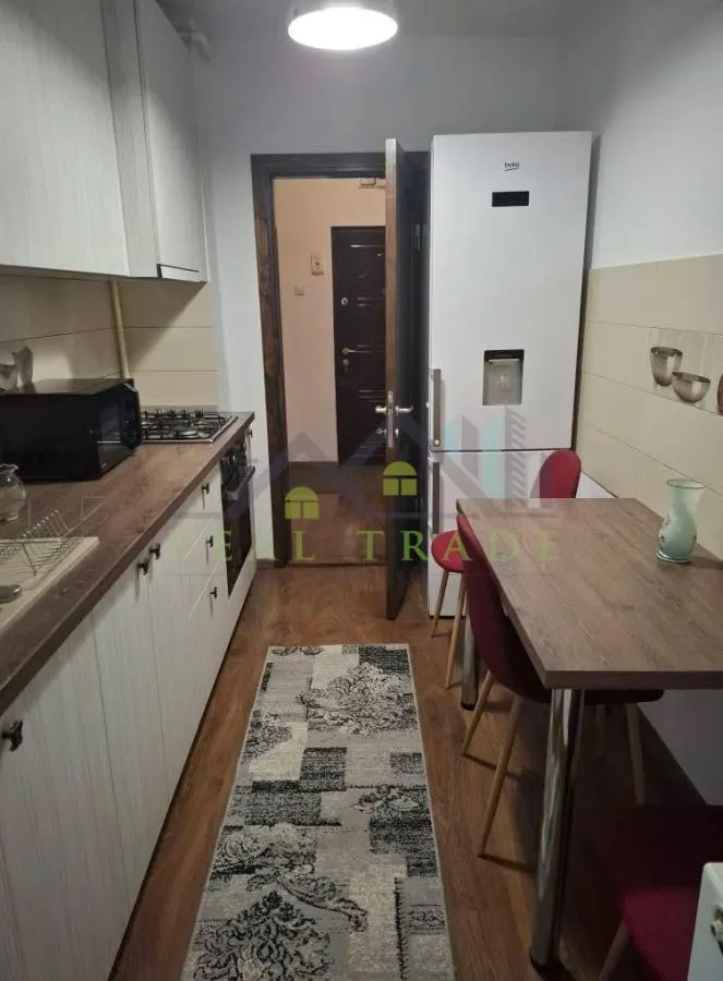 Apartament 3 camere decomandat zona Harmanului - foto 3