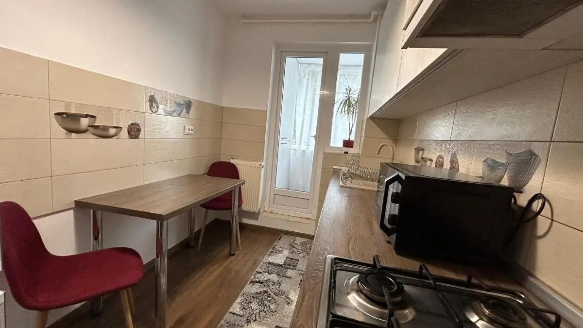 Apartament 3 camere decomandat zona Harmanului - foto 5