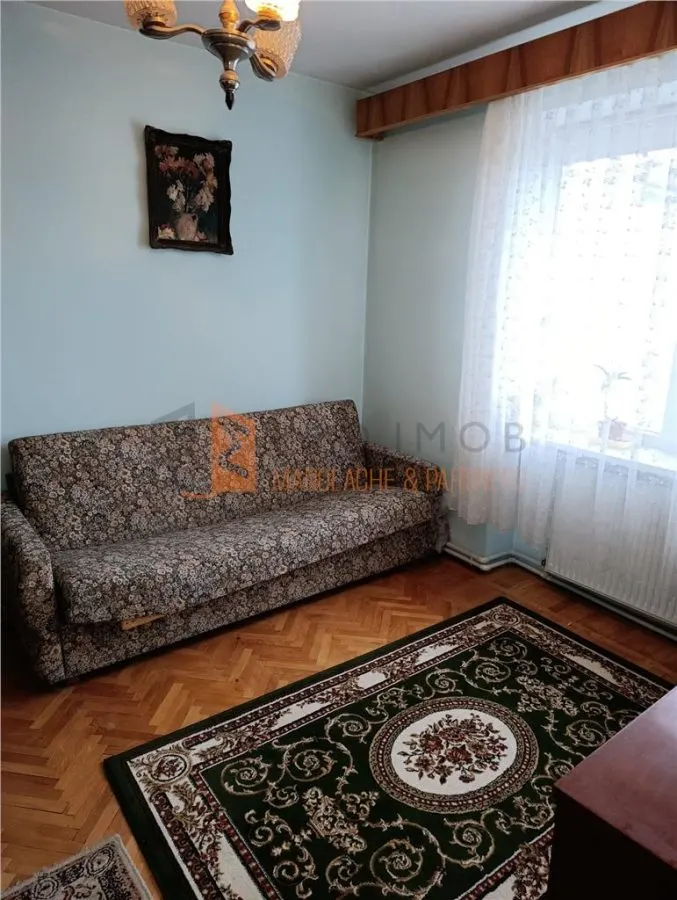 Apartament 3 camere cf 1 decomandat zona Crang - foto 3