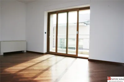 UN APARTAMENT UNIC! - foto 4