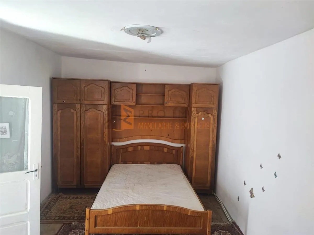 Casa tip parter + mansarda in zona Centru - foto 3