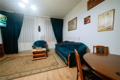 Apartament 3 camere cf 1 decomandat zona Centru - foto 2