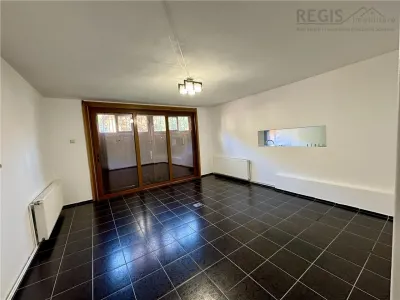 Casa de inchiriat in centru istoric ultracentral - foto 4