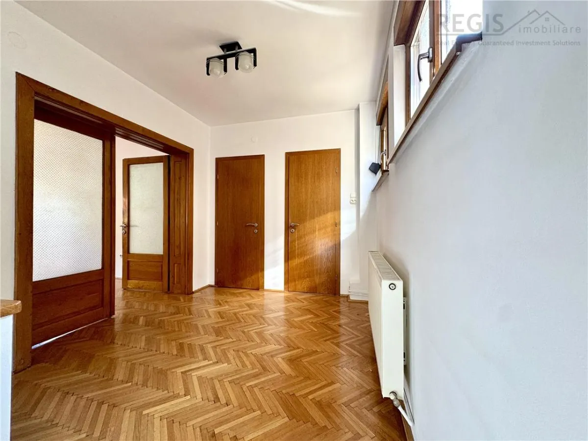Casa de inchiriat in centru istoric ultracentral - foto 7
