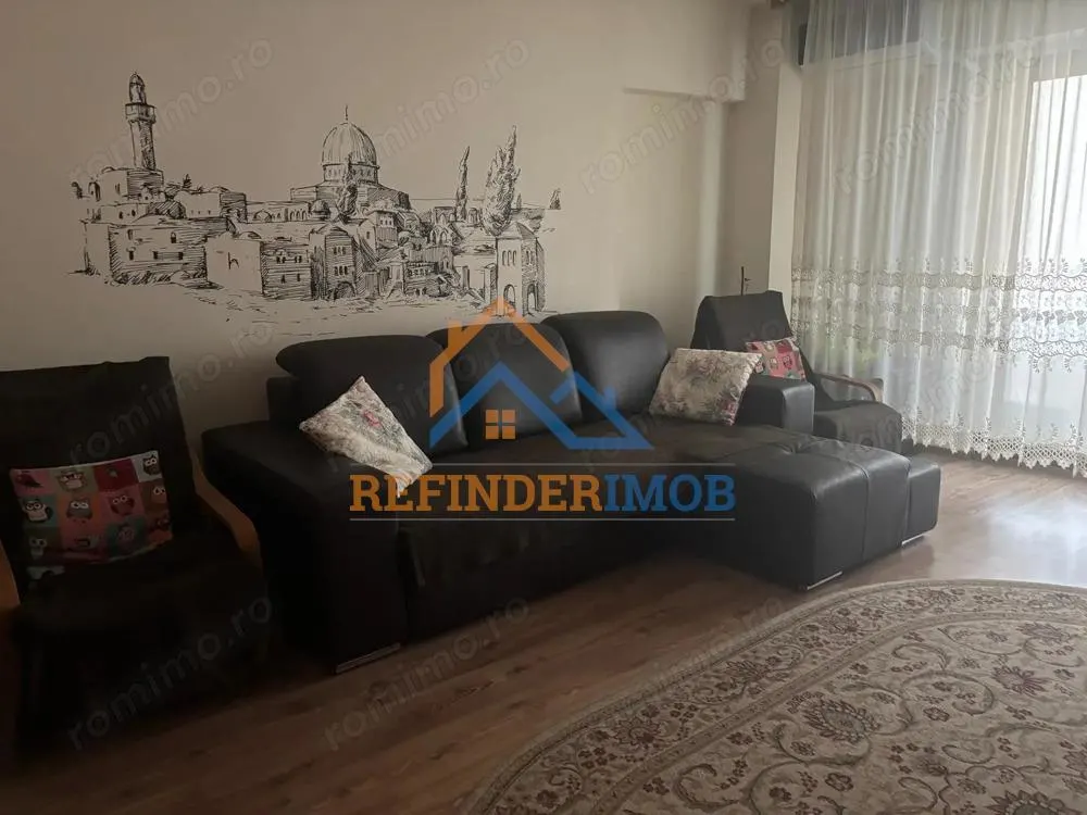 Apartament de vanzare cu 3 camere, zona Unirii - foto 1