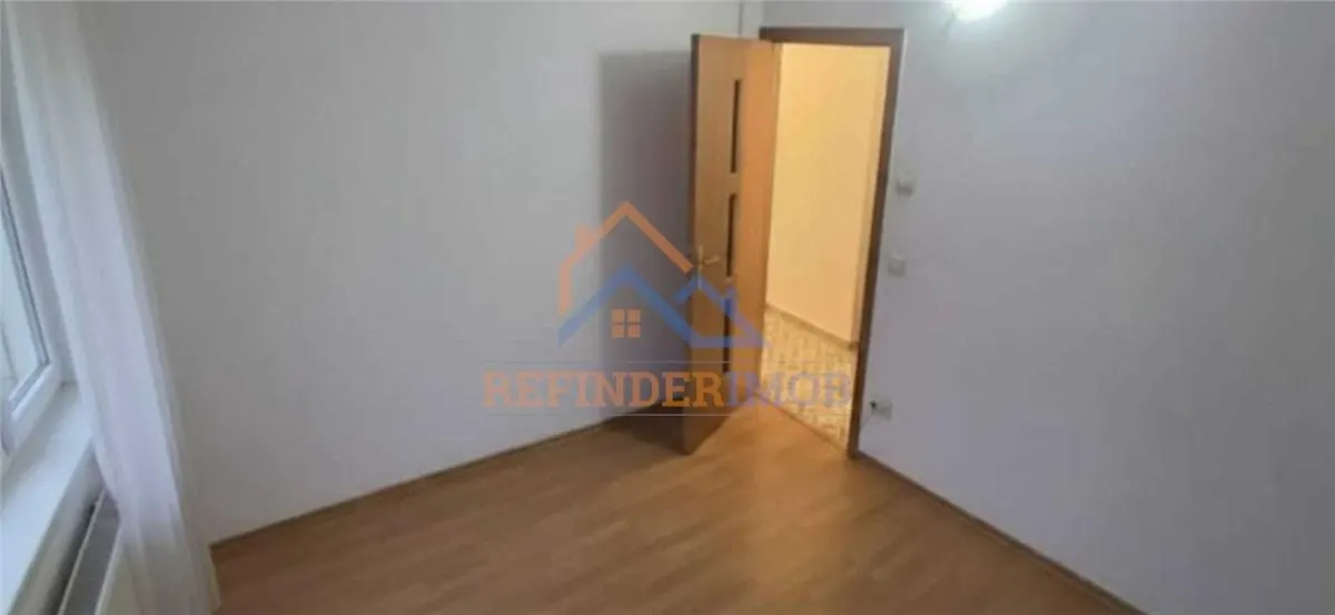 Apartament de vanzare cu 2 camere, zona Titan - foto 5