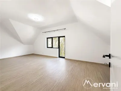 Vila de vanzare cu 6 camere in Sinaia - foto 9