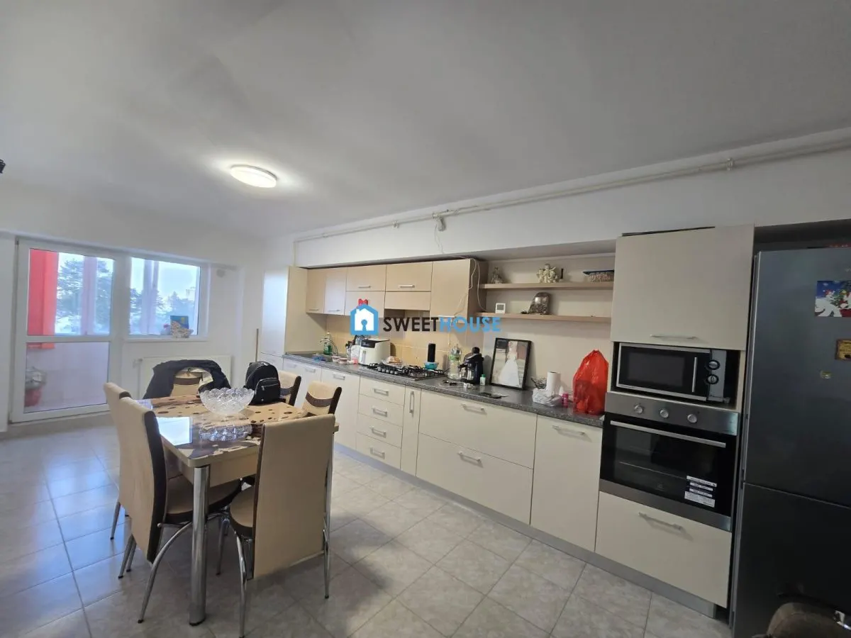 Apartament cu trei camere  constructie recenta - foto 1