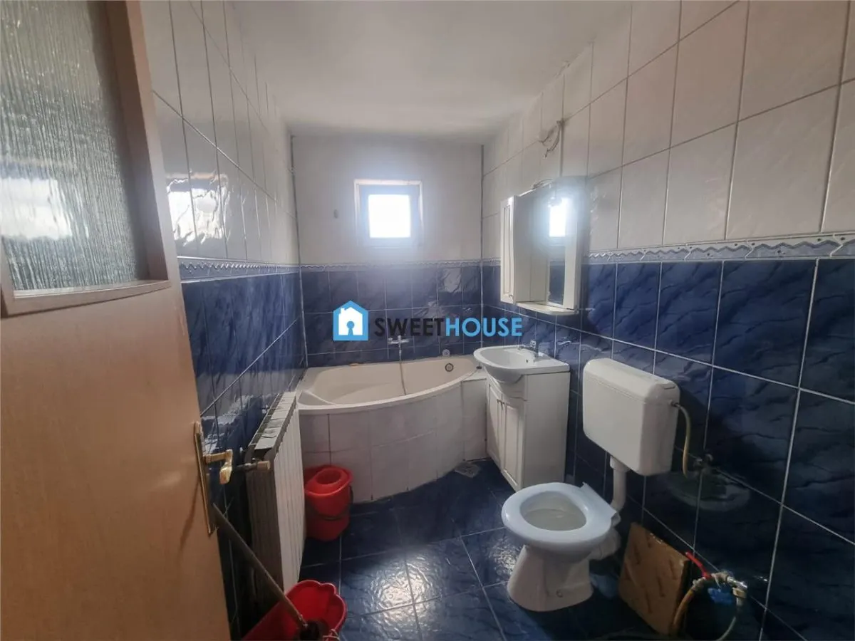 Apartament cu trei camere zona centrala - foto 9