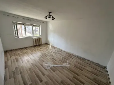 Apartament 3 camere, boxă și potențial investițional remarcabil, în zonă ultracentrală, la 3 minute de UMF - foto 2