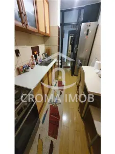 Vanzare apartament 3 camere, zona Vest - foto 3