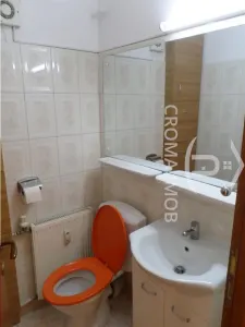De inchiriat apartament 3 camere Ploiesti, zona Central - foto 13