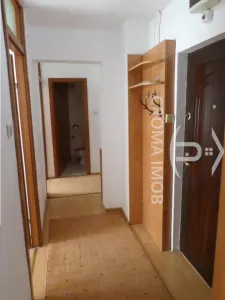 De inchiriat apartament 3 camere Ploiesti, zona Central - foto 6