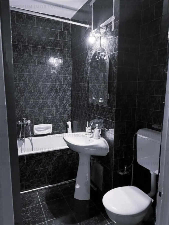 Apartament cu 2 camere, decomandat - zona Centru Civic - foto 6