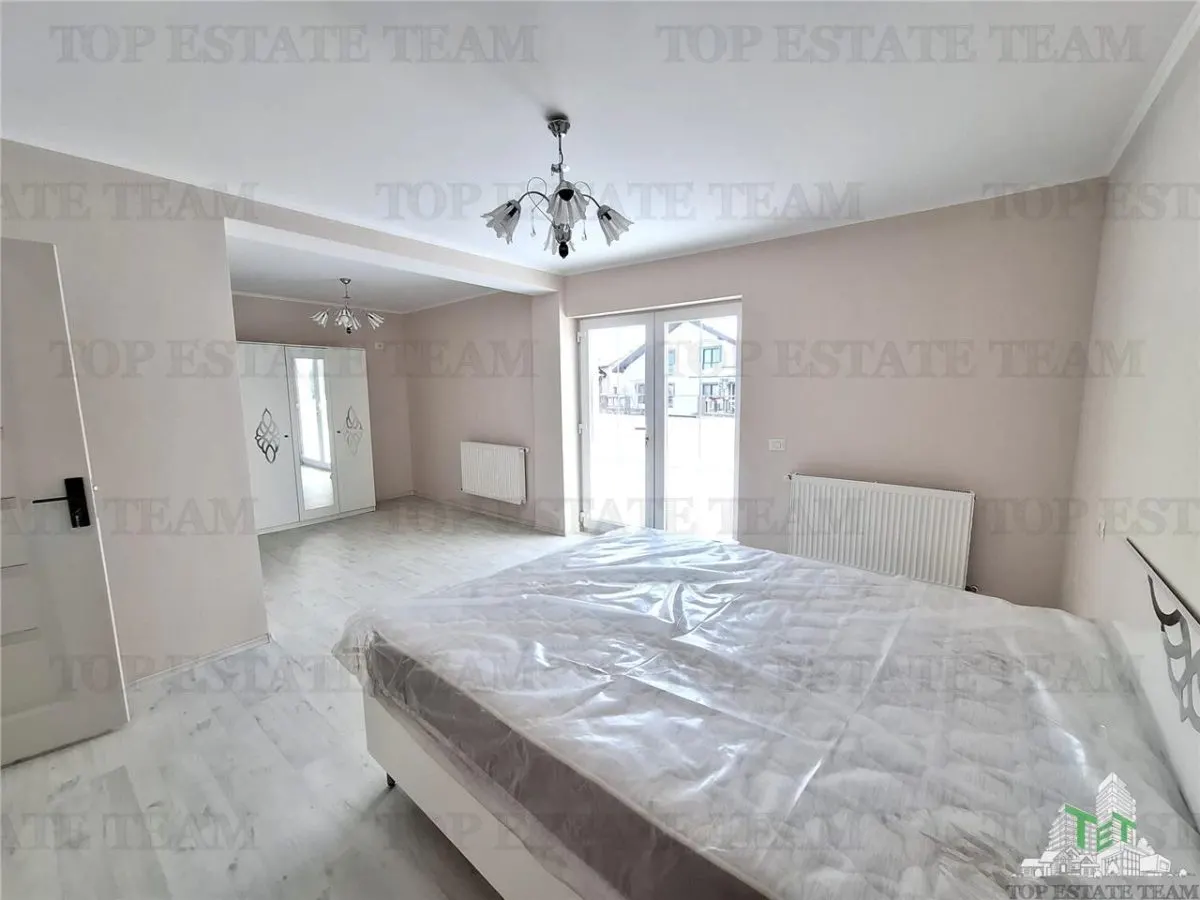 Oportunitate/ Vila spatioasa Familie/Complex  Crevedia - foto 13