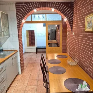 Apartament spatios cu 4 camere plus boxa accesibila din interior. - foto 7