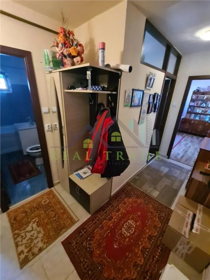 Apartament 2 camere decomandat Astra Carpatilor - foto 9