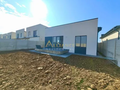 Casa Individuala ~ 4 camere 2 bai ~ teren 300mp ~ - Berceni