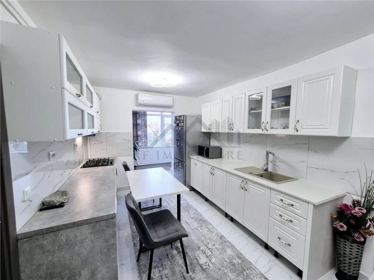 Apartament cu 3 camere de vanzare - foto 10