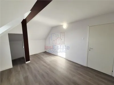 Apartament cu 3 camere de vanzare - foto 4