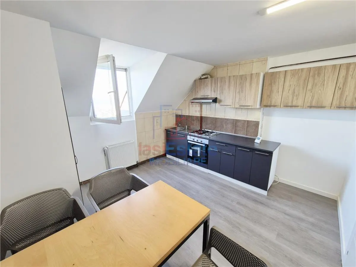 Apartament cu 3 camere de vanzare - foto 9