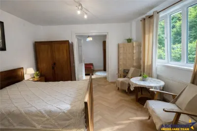 FILM& Tur 3D!Casa cu 4 camere si curte, Central, Targu Mures. - foto 2