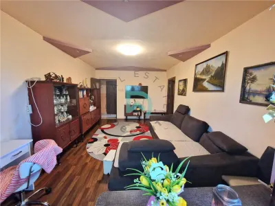 Apartament 4 camere, etaj intermediar, Tractorul, Brasov - Brasov