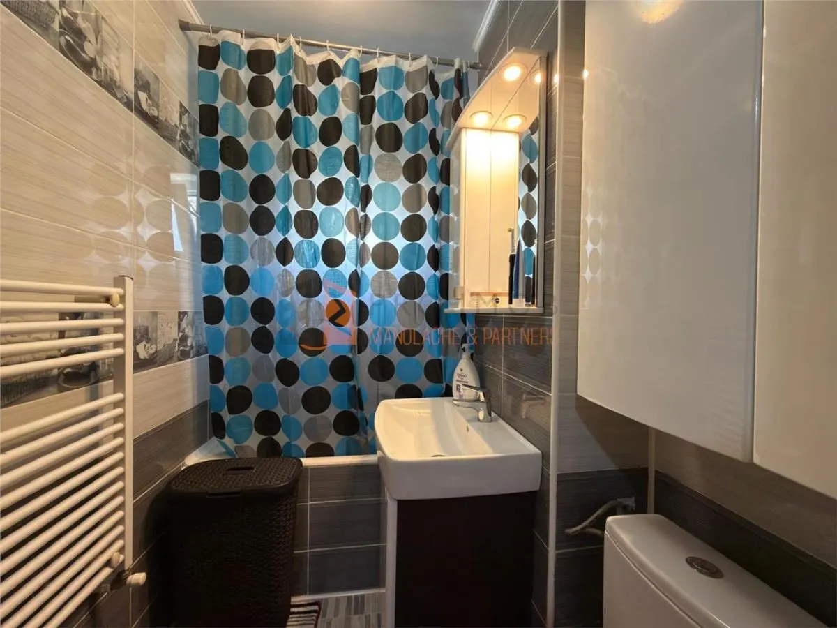 Apartament 3 camere cf 1 semidecomandat zona Micro 3 - foto 13