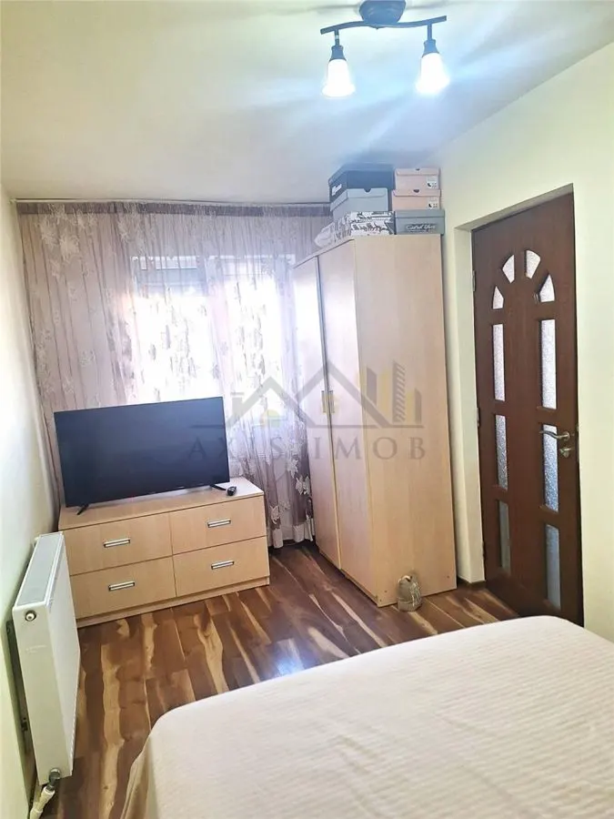 Apartament 2 camere semidecomandat Zona Unirii Sud - foto 3
