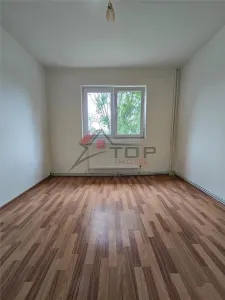 Etaj 2 - Mircea cel Batran, 2 camere, liber - Iasi