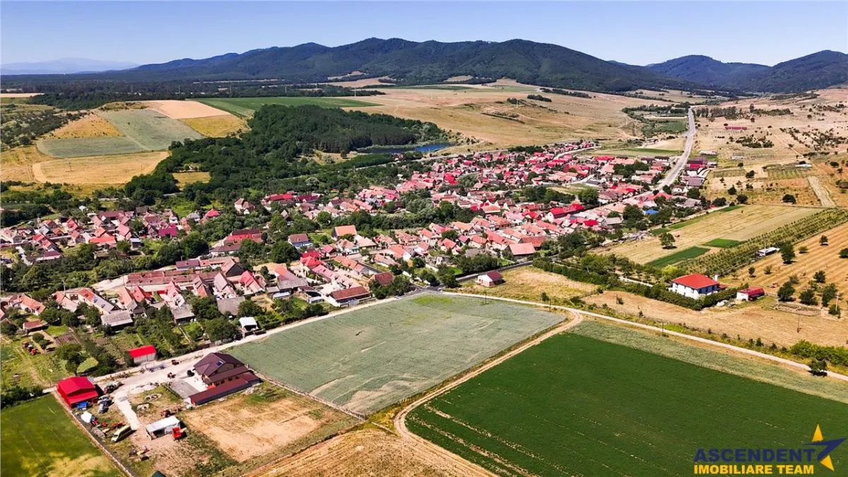 FILM! 1.100 mp teren intravilan in Maierus, Brasov - foto 3