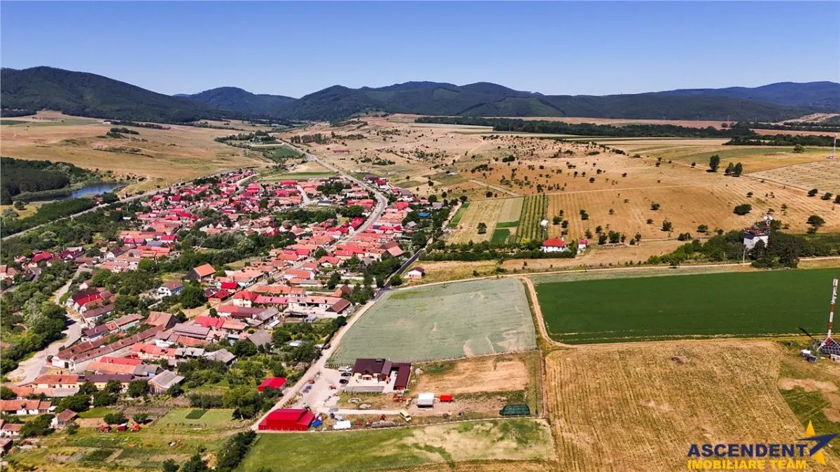 FILM! 1.100 mp teren intravilan in Maierus, Brasov - foto 10