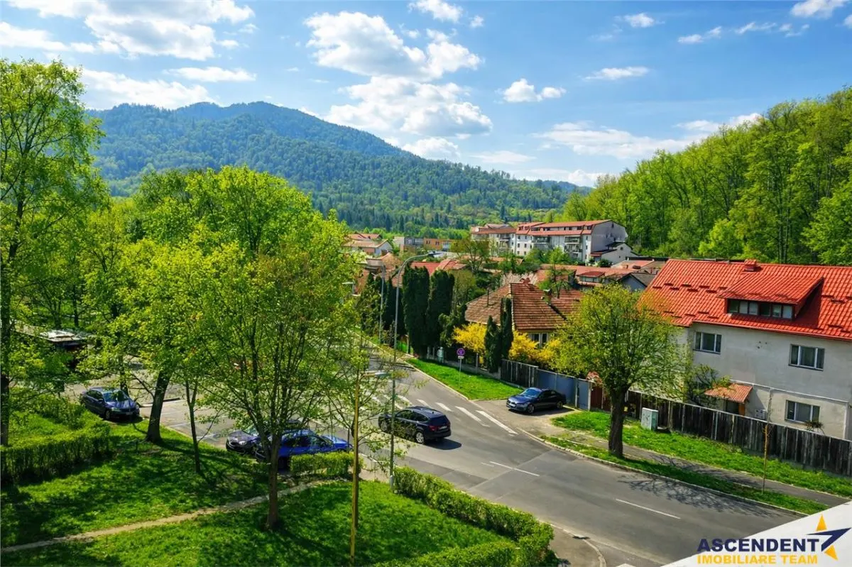 Garsoniera luminoasa cu bucatarie utilata si baie cu cada - foto 4