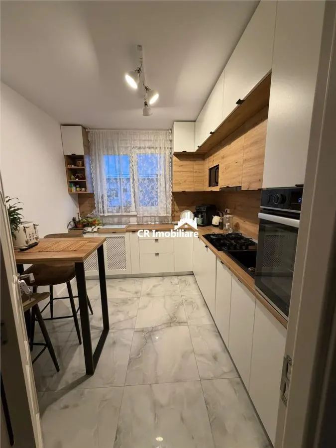 Apartament 3 camere Ozana renovat - foto 3