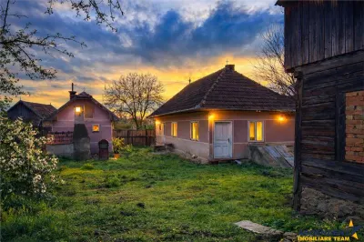 Teren roditor de peste 1.000mp cu casa traditionala, Sanzieni, Covasna - Sanzieni