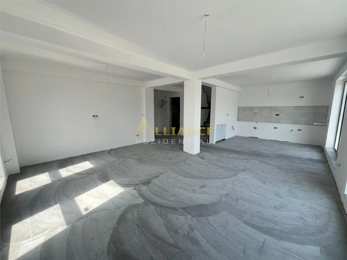 Vila Individuala - 5 camere-3 bai-Strada Miorita-500 M  de STV - foto 11