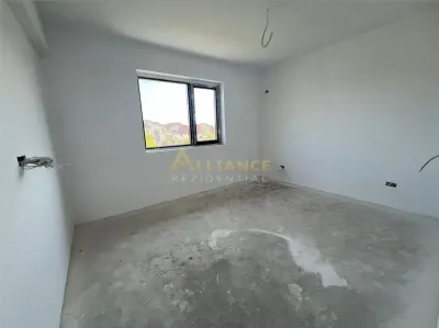 Vila Individuala - 5 camere-3 bai-Strada Miorita-500 M  de STV - foto 15