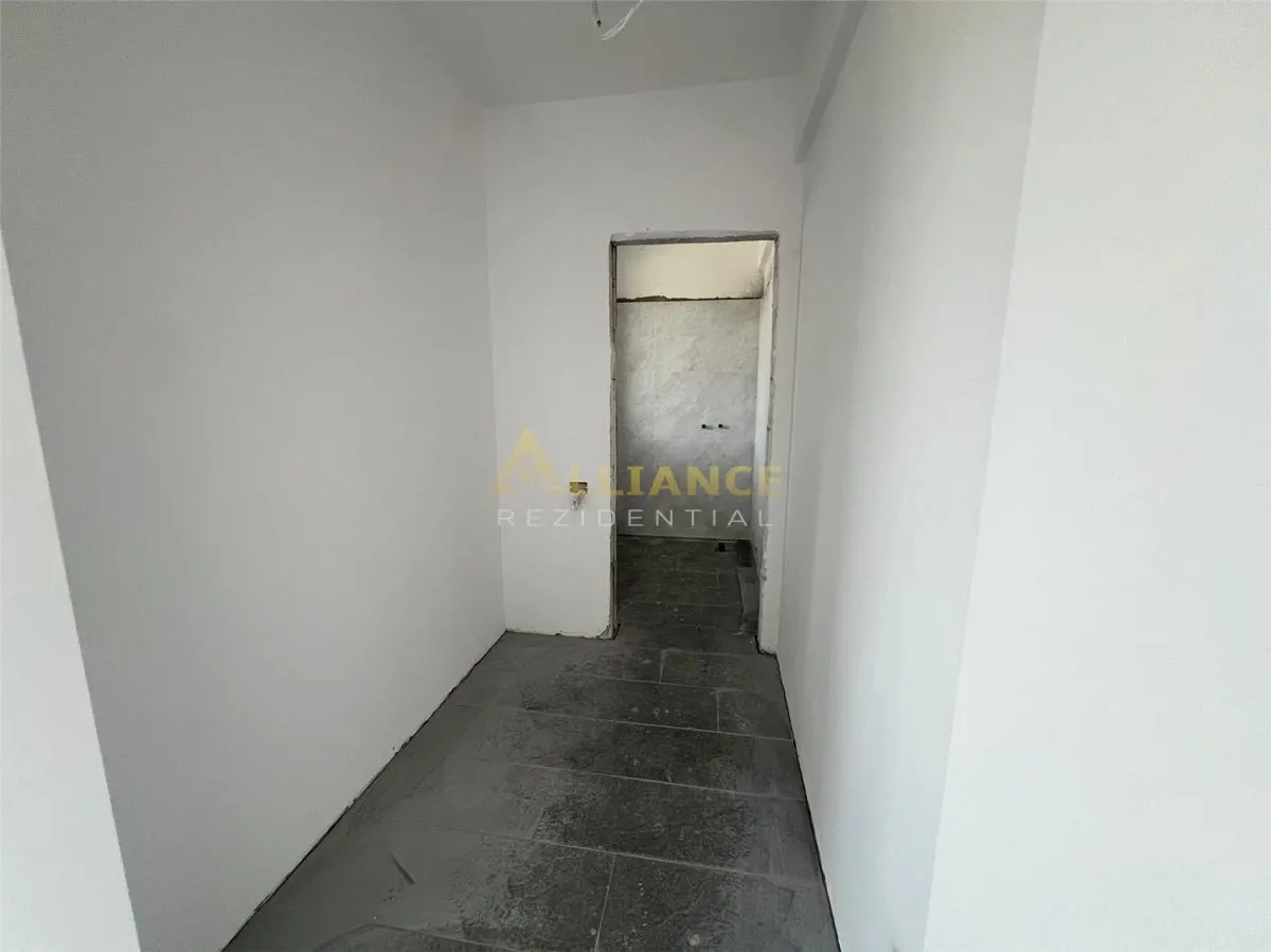Vila Individuala - 5 camere-3 bai-Strada Miorita-500 M  de STV - foto 17