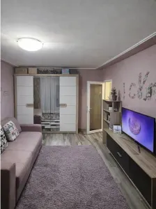 Apartament 2 camere decomandat ,renovat,87000 Euro - Brasov