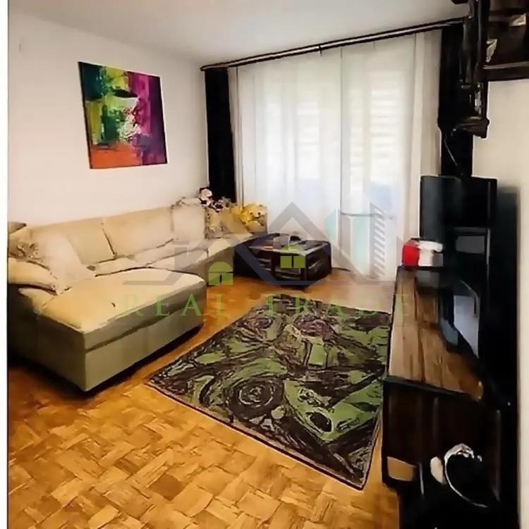 Apartament 2 camere etajul 1 zona Tractorul - foto 1